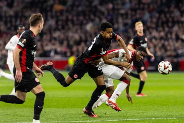 UEFA Europa League: Ajax Amsterdam - Eintracht Frankfurt; 06.03.2025 Ansgar Knauff (Eintracht Frankfurt, 36), Jorrel Hato (Ajax Amsterdam, 4) UEFA Europa League: Ajax Amsterdam - Eintracht Frankfurt; Johan Cruijff Arena, Amsterdam; 06.03.2025 Copyright: xBEAUTIFULxSPORTS Buriakovx