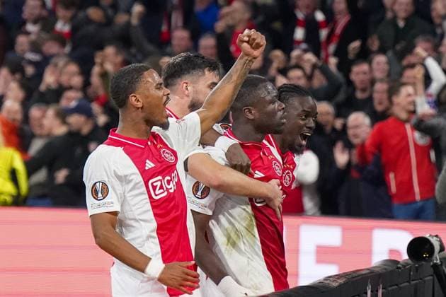 Fussball UEFA Europa League 2024 2025, Achtelfinale - Ajax Amsterdam vs. Eintracht Frankfurt - Johan Cruijff ArenA (Amsterdam, Niederlande): Tor und Torjubel zum 1:0 in der 10. Minute durch Brian Brobbey (Ajax Amsterdam, 9) - Freude, Jubel, Emotionen Copyright: xJOERANxSTEINSIEKx
