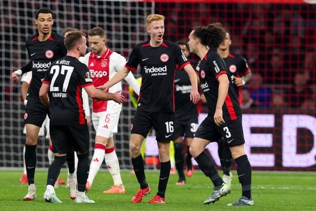 2025-03-06 AFC Ajax v Eintracht Frankfurt - UEFA Europa League 2024 25 Round of 16 First Leg AMSTERDAM, NETHERLANDS - MARCH 6: Mario Gotze of Eintracht Frankfurt, Hugo Ekitike of Eintracht Frankfurt, Arthur Theate of Eintracht Frankfurt, Hugo Larsson of Eintracht Frankfurt celebrates after scoring the first goal of the team during the UEFA Europa League 2024 25 Round of 16 First Leg match between AFC Ajax and Eintracht Frankfurt at Johan Cruijff ArenA on March 6, 2025 in Amsterdam, Netherlands. Amsterdam Johan Cruijff ArenA Netherlands Content not available for redistribution in The Netherlands directly or indirectly through any third parties. Copyright: xHansxvanxderxValkx