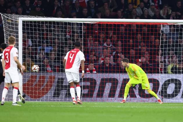 AMSTERDAM, 06-03-2025 , JohanCruyff Arena , UEFA Europa League Football season 2024 2025 , match between Ajax and Eintracht Frankfurt. Ajax goalkeeper Jay Gorter 1-1 Eintracht Frankfurt scores the goal Ajax - Eintracht Frankfurt  x28190933x Copyright: