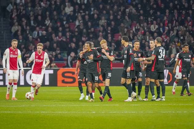 Fussball UEFA Europa League 2024 2025, Achtelfinale - Ajax Amsterdam vs. Eintracht Frankfurt - Johan Cruijff ArenA (Amsterdam, Niederlande): Tor und Torjubel nach dem Ausgleich durch Hugo Larsson (Eintracht Frankfurt, 16) Copyright: xJOERANxSTEINSIEKx