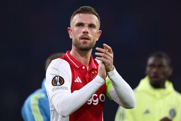 AMSTERDAM, 06-03-2025 , JohanCruyff Arena , UEFA Europa League Football season 2024 2025 , match between Ajax and Eintracht Frankfurt. Ajax player Jordan Henderson acknowledges the fans final score 1-2 Ajax - Eintracht Frankfurt  x28192563x Copyright: