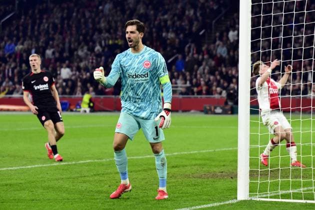 AMSTERDAM - Eintracht Frankfurt goalkeeper Kevin Trapp reacts during the UEFA Europa League match between AFC Ajax and Eintracht Frankfurt at the Johan Cruijff ArenA on March 6, 2025 in Amsterdam, Netherlands. ANP OLAF KRAAK UEFA Europa League 2024 25 Round of 16 First Leg 2024 25 xVIxANPxSportx xxANPxIVx 521729326 originalFilename: 521729326.jpg