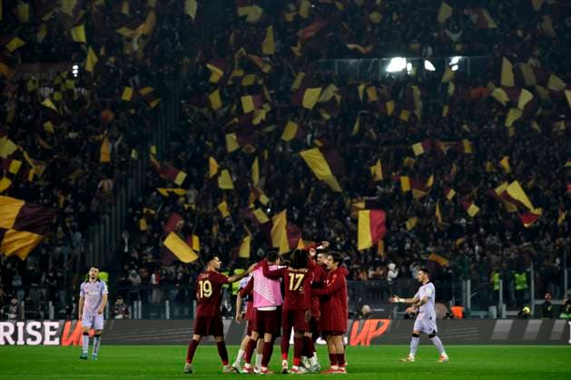 Eldor Shomurodov of AS Roma and teammates celebrate at the end of the Europa League round of 16 football match between AS Roma and Athletic Club Bilbao at Olimpico stadium in Rome (Italy), March 6, 2025. AndreaxStaccioli