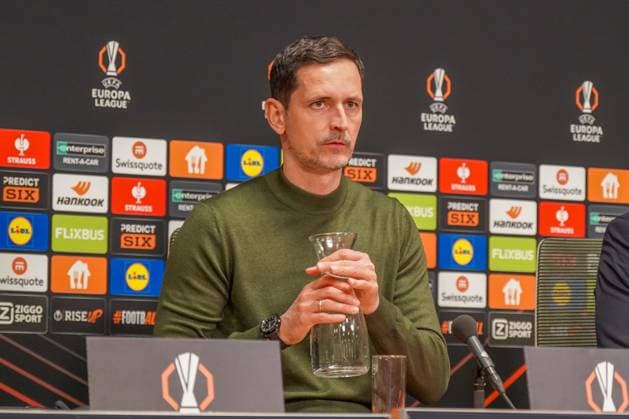 Fussball UEFA Europa League 2024 2025, Achtelfinale - Ajax Amsterdam vs. Eintracht Frankfurt - Johan Cruijff ArenA (Amsterdam, Niederlande): Dino Toppmöller Dino Toppmoeller (Trainer, Eintracht Frankfurt) Pressekonferenz Copyright: xJOERANxSTEINSIEKx