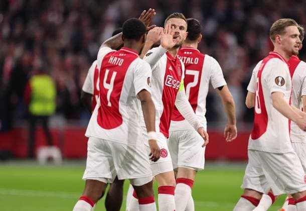06.03.2025, Fussball UEFA Europa League, AFC Ajax Amsterdam - Eintracht Frankfurt, emonline, emspor, v.l., Jorrel Hato (Ajax Amsterdam), Jordan Henderson (Ajax Amsterdam) jubelnd bejubelt jubelt jubeln DFL DFB REGULATIONS PROHIBIT ANY USE OF PHOTOGRAPHS AS IMAGE SEQUENCES AND OR QUASI-VIDEO. xdcx Copyright: HMBxMedia Claus