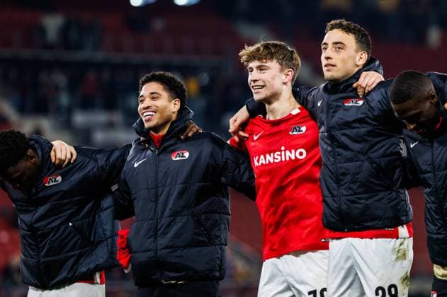 Celebration after the match AZ - Tottenham at the AFAS stadium for the UEFA Europa League - Round of 16 - 1st leg season 2024-2025 in ALKMAAR, Netherlands on 6 march 2025, (photo by Jules van Iperen EYE4images DeFodi Images)