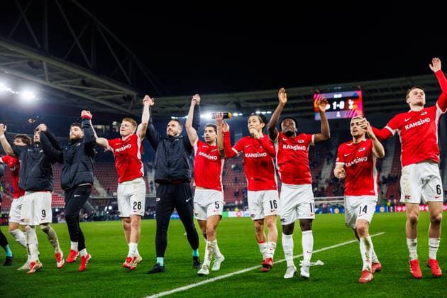 Celebration after the match AZ - Tottenham at the AFAS stadium for the UEFA Europa League - Round of 16 - 1st leg season 2024-2025 in ALKMAAR, Netherlands on 6 march 2025, (photo by Jules van Iperen EYE4images DeFodi Images)