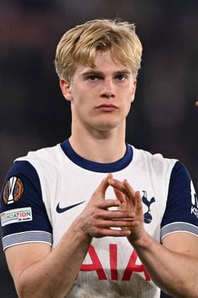 AZ Alkmaar v Tottenham Hotspur Europa League 06 03 2025. HEADSHOT Tottenham Hotspur midfielder Lucas Bergvall (15) during the Europa League match between AZ Alkmaar and Tottenham Hotspur at AFAS Stadion, Alkmaar, Netherlands on 6 March 2025. Alkmaar AFAS Stadion Netherlands Editorial use only , Copyright: xSimonxTraylenx PSI-21572-0120