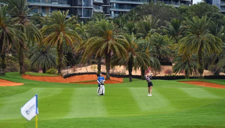 (250307) -- LINGSHUI, March 7, 2025 -- Cassie Porter (R) of Australia plays a shot during the second round of the Blue Bay LPGA, Golf Damen golf tournament in Lingshui, south China s Hainan Province, March 7, 2025. ) (SP)CHINA-LINGSHUI-GOLF-BLUE BAY LPGA (CN) YangxGuanyu 