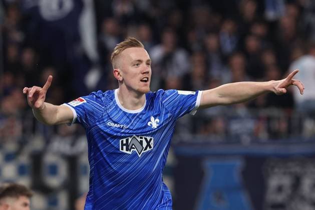 2025.03.07 xJFx 2.Bundesliga SV Darmstadt 98 - Karlsruher SC v.l., Isac Alexi Sivert Lidberg (SV Darmstadt 98) Torjubel, Goal celebration, celebrate the goal (DFL DFB REGULATIONS PROHIBIT ANY USE OF PHOTOGRAPHS as IMAGE SEQUENCES and or QUASI-VIDEO)