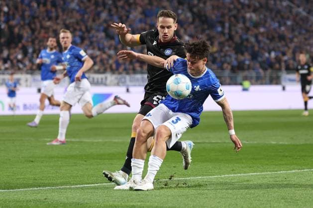 2025.03.07 xJFx 2.Bundesliga SV Darmstadt 98 - Karlsruher SC v.l., Christoph Kobald (Karlsruher SC), Guillermo Bueno Lopez (SV Darmstadt 98) Zweikampf, Action, Aktion, Battles for the Ball (DFL DFB REGULATIONS PROHIBIT ANY USE OF PHOTOGRAPHS as IMAGE SEQUENCES and or QUASI-VIDEO)