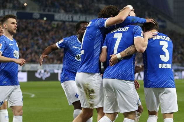 07.03.2025, xrekx, Fussball 2.Bundesliga, SV Darmstadt 98 - Karlsruher SC v.l. Torjubel nach dem Tor zum 1:0 celebrating the goal celebrate durch Isac Lidberg (SV Darmstadt 98) (DFL DFB REGULATIONS PROHIBIT ANY USE OF PHOTOGRAPHS as IMAGE SEQUENCES and or QUASI-VIDEO) Darmstadt