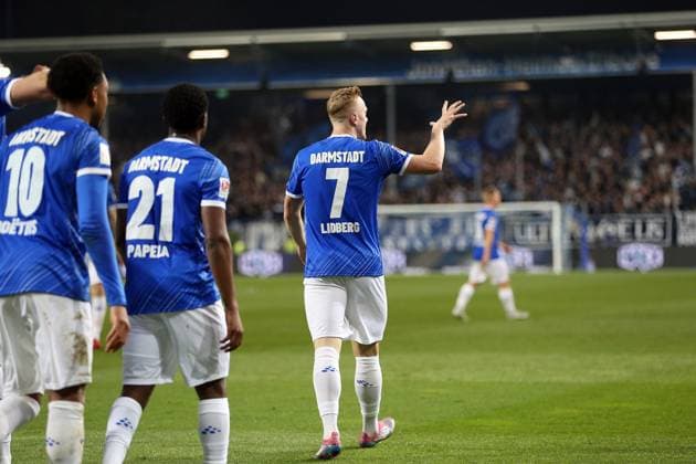 07.03.2025, xrekx, Fussball 2.Bundesliga, SV Darmstadt 98 - Karlsruher SC v.l. Torjubel nach dem Tor zum 1:0 celebrating the goal celebrate durch Isac Lidberg (SV Darmstadt 98) (DFL DFB REGULATIONS PROHIBIT ANY USE OF PHOTOGRAPHS as IMAGE SEQUENCES and or QUASI-VIDEO) Darmstadt