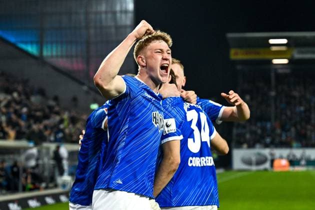 Clemens Riedel (SV Darmstadt 98, 38), Killian Corredor (SV Darmstadt 98, 34) und Isac Lidberg (SV Darmstadt 98, 07) bejubeln das Tor zum 2:0, GER, SV Darmstadt 98 vs. Karlsruher SC, Fussball, 25. Spieltag, Saison 2024 2025, 07.03.2025. DFL REGULATIONS PROHIBIT ANY USE OF PHOTOGRAPHS as IMAGE SEQUENCES and or QUASI-VIDEO. GER, SV Darmstadt 98 vs. Karlsruher SC, Fussball, 25. Spieltag, Saison 2024 2025, 07.03.2025. Darmsatdt