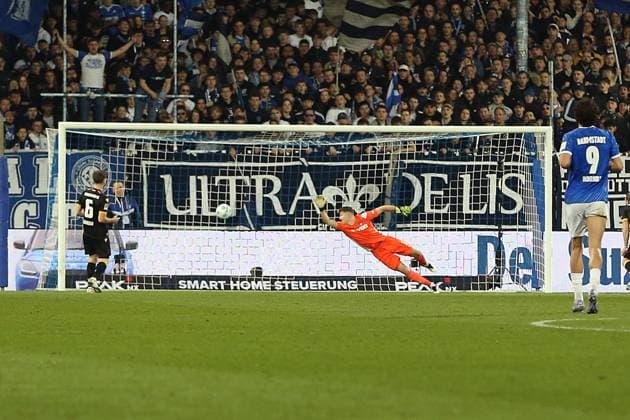 07.03.2025, xrekx, Fussball 2.Bundesliga, SV Darmstadt 98 - Karlsruher SC v.l. Torschuss zum 3:0 durch Matondo Papela (SV Darmstadt 98) (DFL DFB REGULATIONS PROHIBIT ANY USE OF PHOTOGRAPHS as IMAGE SEQUENCES and or QUASI-VIDEO) Darmstadt