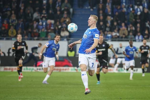 Darmstadt, Deutschland 07. März 2025: 2. Liga - 2024 2025 - SV Darmstadt 98 vs. Karlsruher SC Im Bild: Isac Lidberg (Darmstadt, 7), DFL regulations prohibit any use of photographs as image sequences and or quasi-video Merck-Stadion am Böllenfalltor Hessen