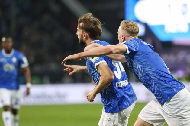 Darmstadt, Deutschland 07. März 2025: 2. Liga - 2024 2025 - SV Darmstadt 98 vs. Karlsruher SC Im Bild: v.li. Torschütze Killian Corredor (Darmstadt, 34) jubelt nach seinem Tor zum 2:0 mit Isac Lidberg (Darmstadt, 7) in der 73. Spielminute DFL regulations prohibit any use of photographs as image sequences and or quasi-video Merck-Stadion am Böllenfalltor Hessen