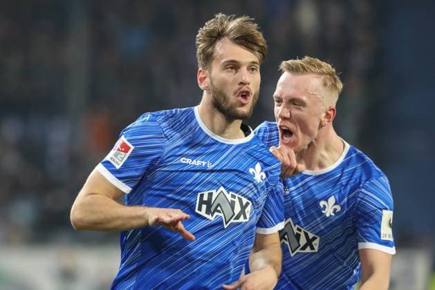 Darmstadt, Deutschland 07. März 2025: 2. Liga - 2024 2025 - SV Darmstadt 98 vs. Karlsruher SC Im Bild: v.li. Torschütze Killian Corredor (Darmstadt, 34) jubelt nach seinem Tor zum 2:0 mit Isac Lidberg (Darmstadt, 7) in der 73. Spielminute DFL regulations prohibit any use of photographs as image sequences and or quasi-video Merck-Stadion am Böllenfalltor Hessen