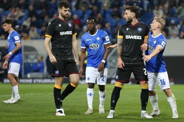 07.03.2025, xrekx, Fussball 2.Bundesliga, SV Darmstadt 98 - Karlsruher SC v.l. Luca Pfeiffer (Karlsruher SC) Matondo Papela (SV Darmstadt 98) Fabian Schleusener (Karlsruher SC) Andreas Müller Mueller (SV Darmstadt 98) (DFL DFB REGULATIONS PROHIBIT ANY USE OF PHOTOGRAPHS as IMAGE SEQUENCES and or QUASI-VIDEO) Darmstadt