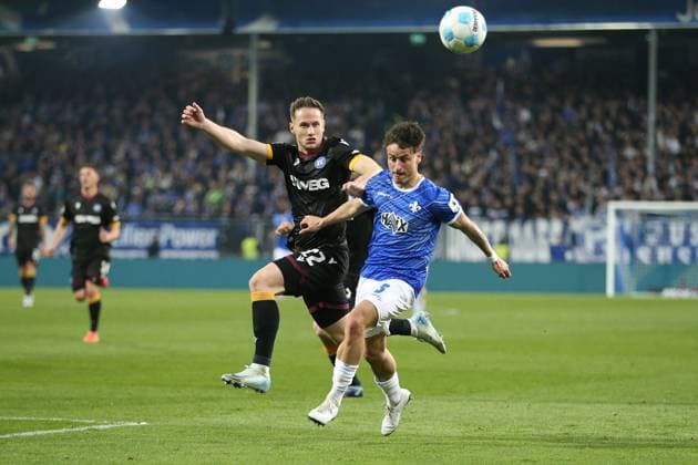 07.03.2025, xrekx, Fussball 2.Bundesliga, SV Darmstadt 98 - Karlsruher SC v.l. Christoph Kobald (Karlsruher SC) Lopez Bueno (SV Darmstadt 98) Zweikampf, Aktion, action, battle for the ball (DFL DFB REGULATIONS PROHIBIT ANY USE OF PHOTOGRAPHS as IMAGE SEQUENCES and or QUASI-VIDEO) Darmstadt