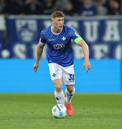 07.03.2025, xdcx, Fussball 2. Bundesliga, SV Darmstadt 98 - Karlsruher SC, emonline, emspor, despor, v.l., Clemens Riedel (SV Darmstadt 98) DFL DFB REGULATIONS PROHIBIT ANY USE OF PHOTOGRAPHS AS IMAGE SEQUENCES AND OR QUASI-VIDEO.