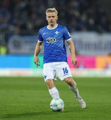 07.03.2025, xdcx, Fussball 2. Bundesliga, SV Darmstadt 98 - Karlsruher SC, emonline, emspor, despor, v.l., Andreas Müller (SV Darmstadt 98) DFL DFB REGULATIONS PROHIBIT ANY USE OF PHOTOGRAPHS AS IMAGE SEQUENCES AND OR QUASI-VIDEO.