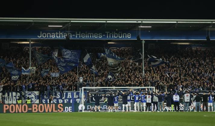 07.03.2025, xdcx, Fussball 2. Bundesliga, SV Darmstadt 98 - Karlsruher SC, emonline, emspor, despor, v.l., Darmstadt-Spieler feiern mit den Fans DFL DFB REGULATIONS PROHIBIT ANY USE OF PHOTOGRAPHS AS IMAGE SEQUENCES AND OR QUASI-VIDEO.