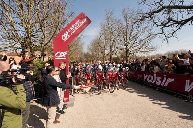 The start during the 19th edition of the Strade Bianche (White Roads) a 213 km one day race from Siena to Siena, Tuscany (Italy) - Saturday March 8, 2025.  Copyright: xMassimoxPaolone LaPressex