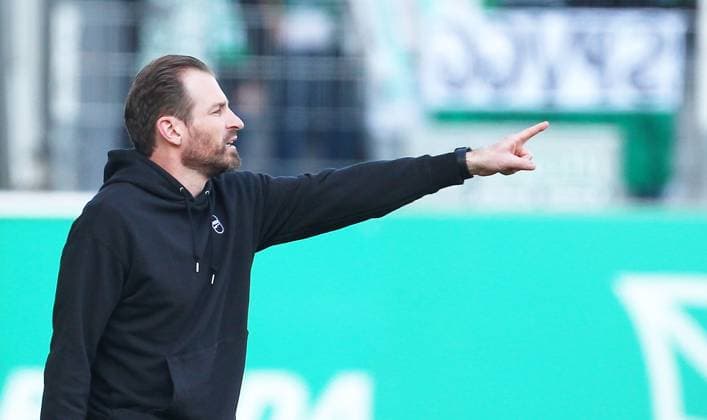 Jan Siewert Trainer Fürth , Greuther Fürth-1.FC Magdeburg , 2.Bundesliga, Spieltag 25, Fußball , in den Sportpark Ronhof Thomas Sommer Stadion , Fiürth , Bayern , Deutschland . März 08, 2025 . Photo by: Davide Elias Ipa Photo Pressefoto DENL Copyright: xDavidexEliasx