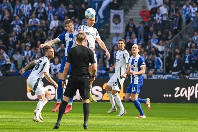 Fussball 2.Bundesliga, Hertha BSC Berlin - FC Schalke 04 08.03.2025, xdanx, Fussball 2.Bundesliga, Hertha BSC Berlin - FC Schalke 04 v.l. Luca Schuler (Hertha BSC 18),Paul Seguin (FC Schalke 04 07) Zweikampf, Duell, Kampf, tackle (DFL DFB REGULATIONS PROHIBIT ANY USE OF PHOTOGRAPHS as IMAGE SEQUENCES and or QUASI-VIDEO) Daniel Lakomski Mix1 Berlin Olympiastadion Berlin Deutschland (DEU)