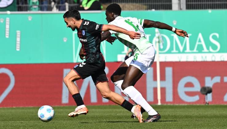 08.03.2025 - Fussball - Saison 2024 2025 - 2. Fussball - Bundesliga - 25. Spieltag: SpVgg Greuther Fürth ( Kleeblatt ) - 1. FC Magdeburg FCM - Sportfoto Zink - xwoxzix - DFL regulations prohibit any use of photographs as image sequences and or quasi-video - only for editorial use - Livan Burcu (29, 1. FC Magdeburg FCM ) Joshua Quarshie (15, SpVgg Greuther Fürth )