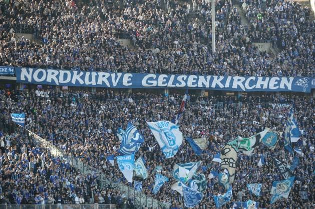08.03.2025, xtgx, Fussball 2. Bundesliga, Hertha BSC Berlin - FC Schalke 04 emspor, v.l. Symbolfoto, Symbolbild, Symbol Fans, Zuschauer, Publikum, Tribuene Gästefans (DFL DFB REGULATIONS PROHIBIT ANY USE OF PHOTOGRAPHS as IMAGE SEQUENCES and or QUASI-VIDEO) Berlin
