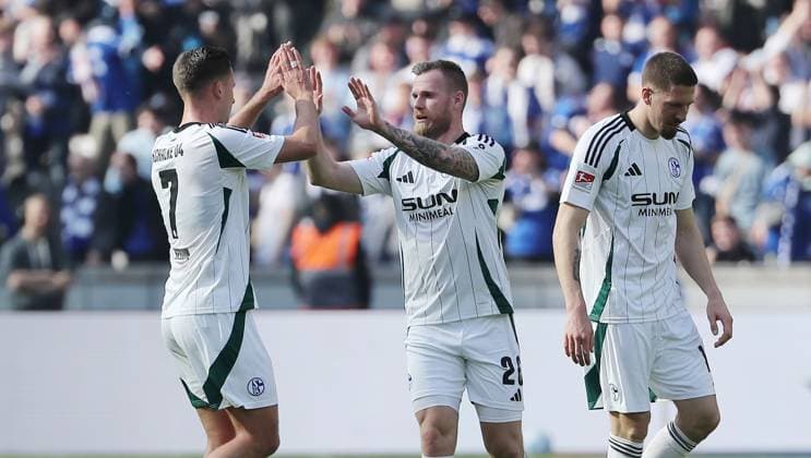 Tomas Kalas jubelt nach 0:1 mit Paul Seguin Freude Emotion Jubel Fußball Fussball DFL 2.Bundesliga Herren 25. Spieltag Saison 2024 2025 08.03.2025 Hertha BSC Berlin vs. FC Schalke 04 S04 DFL regulations prohibit any use of photographs as image sequences and or quasi-video