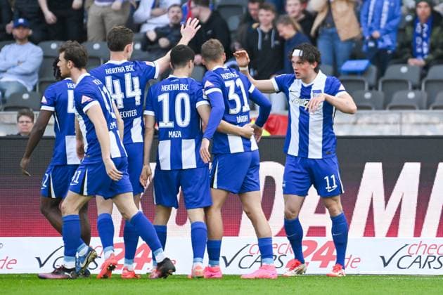 Fussball 2.Bundesliga, Hertha BSC Berlin - FC Schalke 04 08.03.2025, xdanx, Fussball 2.Bundesliga, Hertha BSC Berlin - FC Schalke 04 v.l. Jubel nach dem 1:1 durch Fabian Reese (Hertha BSC 11),Linus Gechter (Hertha BSC 44),Ibrahim Maza (Hertha BSC 10),Marton Dardai (Hertha BSC 31) (DFL DFB REGULATIONS PROHIBIT ANY USE OF PHOTOGRAPHS as IMAGE SEQUENCES and or QUASI-VIDEO) Daniel Lakomski Mix1 Berlin Olympiastadion Berlin Deutschland (DEU)