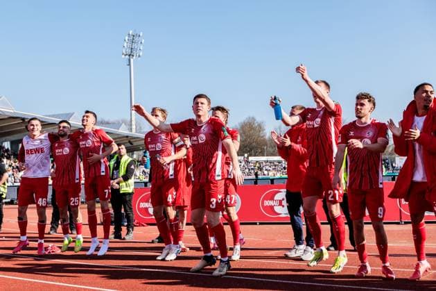 Sport Themen der Woche KW10 Sport Bilder des Tages 2. Fußball Bundesliga, SSV Ulm 1846 - 1. FC Köln; Die Spieler des 1. FC Köln feiern den Sieg mit den Fans Dominique Heintz (1. FC Köln, 3) 2. Fußball Bundesliga, SSV Ulm 1846 - 1. FC Köln, Ulm, Donaustadion am 08.03.2025 DFL REGULATIONS PROHIBIT ANY USE OF PHOTOGRAPHS AS IMAGE SEQUENCES AND OR QUASI-VIDEO. *** 2 Soccer Bundesliga, SSV Ulm 1846 1 FC Köln The players of 1 FC Köln celebrate the victory with the fans Dominique Heintz 1 FC Köln, 3 2 Soccer Bundesliga, SSV Ulm 1846 1 FC Köln, Ulm, Donaustadion am 08 03 2025 DFL REGULATIONS PROHIBIT ANY USE OF PHOTOGRAPHS AS IMAGE SEQUENCES AND OR QUASI VIDEO Copyright: xBEAUTIFULxSPORTS Wunderlx