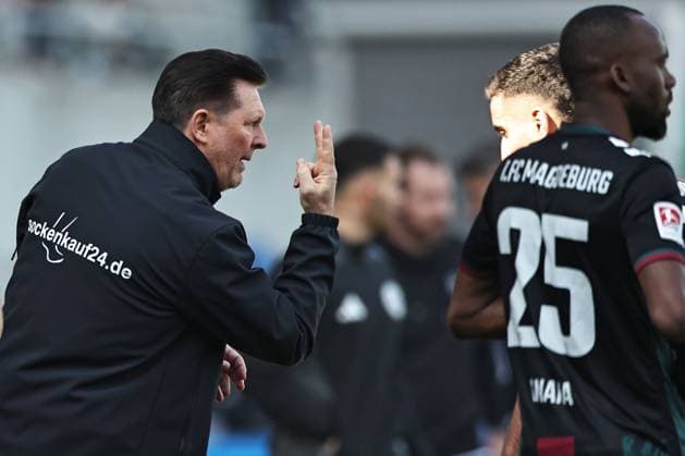 Sport Bilder des Tages Christian Titz, Magdeburg, im Rückrundenspiel der Saison 2024 2025 zwischen SpVgg Greuther Fürth und dem 1. FC Magdeburg (1:1) in Fürth; 08 03 2025; -