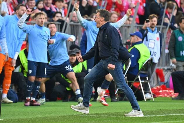 Sport Themen der Woche KW10 Sport Bilder des Tages Schlussjubel Trainer Dieter HECKING (VFL Bochum). Jubel,Freude,Begeisterung, Fussball 1. Bundesliga Saison 2024 2025, 25.Spieltag, Spieltag25 FC Bayern Muenchen - VfL Bochum 2-3 am 08.03.2025 , A L L I A N Z A R E N A. *** Final cheer Coach Dieter HECKING VFL Bochum Jubilation,joy,enthusiasm, Football 1 Bundesliga Season 2024 2025, 25 Matchday, Matchday25 FC Bayern Muenchen VfL Bochum 2 3 on 08 03 2025 , A L L I A N Z A R E N A