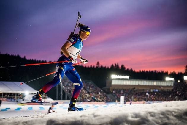 Bilder des Jahres 2025, Sport 03 März Sport Themen der Woche KW10 Sport Bilder des Tages Julia Simon from France competes in women s 10 km pursuit race during the IBU World Cup Biathlon 2025 in Nove Mesto na Morave, Czech Republic, on March 8, 2025. (CTKxPhoto JaroslavxSvoboda) CTKPhotoP2025030805912  CTKPhotoP2025030805912