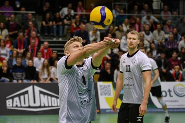 Hannes Krochmann (Blue Volleys Gotha, 07), rechts Tim Wagner (Blue Volleys Gotha, 11) TV Rottenburg vs. Blue Volleys Gotha, Volleyball, 2. Bundesliga Sued, 21. Spieltag, Saison 2024 2025, 08.03.2025, TV Rottenburg vs. Blue Volleys Gotha, Volleyball, 2. Bundesliga Sued, 21. Spieltag, Saison 2024 2025, 08.03.2025 Rottenburg Copyright: xEibner-Pressefoto RalphxKunzex EP_RKE