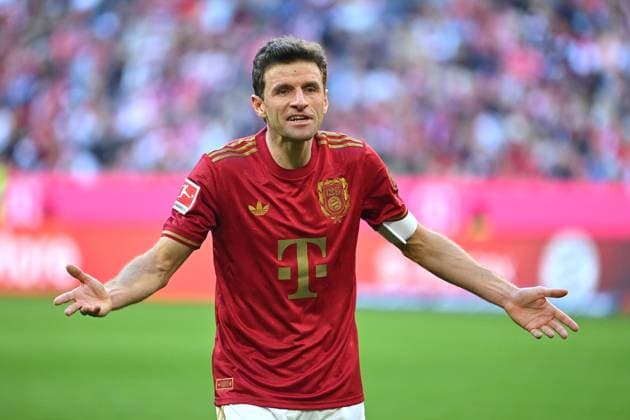 Thomas MUELLER (MÜLLER,Bayern Muenchen), Gestik, Aktion,Einzelbild,angeschnittenes Einzelmotiv,Halbfigur,halbe Figur. Fussball 1. Bundesliga Saison 2024 2025, 25.Spieltag, Spieltag25 FC Bayern Muenchen - VfL Bochum 2-3 am 08.03.2025 , A L L I A N Z A R E N A.