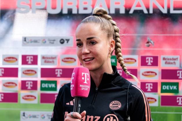 Google Pixel Frauen-Bundesliga, 1. FC Köln - FC Bayern München; 09.03.2025 Giulia Gwinn (FC Bayern München, 7) im Magenta Interview Google Pixel Frauen-Bundesliga, 1. FC Köln - FC Bayern München, Köln, RheinEnergiestadion am 09.03.2025 DFB REGULATIONS PROHIBIT ANY USE OF PHOTOGRAPHS AS IMAGE SEQUENCES AND OR QUASI-VIDEO. Copyright: xBEAUTIFULxSPORTS Wunderlx