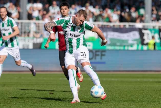 Holmbert Fridjonsson (SC Preussen Muenster) kontrolliert den Ball, 2. Bundesliga, Preußen Münster vs 1. FC Nürnberg, Preußenstadion am 09. March 2025 in Münster, Deutschland. (Foto von Marco Steinbrenner DeFodi Images) Holmbert Fridjonsson (SC Preussen Muenster) controls the ball, 2. Bundesliga, Preußen Münster vs 1. FC Nürnberg, Preußenstadion, March 9, 2025 in Münster, Germany. (Photo by Marco Steinbrenner DeFodi Images) DFB DFL REGULATIONS PROHIBIT ANY USE OF PHOTOGRAPHS AS IMAGE SEQUENCES AND OR QUASI-VIDEO.