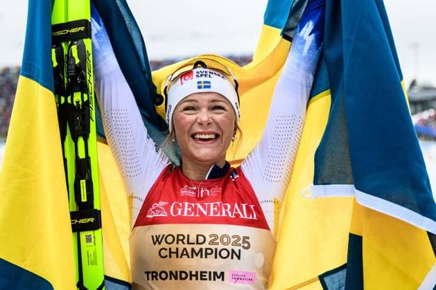 Bilder des Jahres 2025, Sport 03 März Sport Themen der Woche KW10 Sport Bilder des Tages 250309 Frida Karlsson of Sweden celebrates winning inthe women s 50 km free technique mass start during day 12 of the 2025 FIS Nordic Ski World Championships on March 9, 2025 in Trondheim. Photo: Maxim Thore BILDBYRAN kod MT MT0784 skidor cross-country skiing langrenn skid-vm 2025 2025 fis nordic ski world championships 12 dam bbeng 50km masstart jubel sweden sverige *** 250309 Frida Karlsson of Sweden celebrates winning inthe women s 50 km free technique mass start during day 12 of the 2025 FIS Nordic Ski World Championships on March 9, 2025 in Trondheim Photo Maxim Thore BILDBYRAN kod MT MT0784 skidor cross country skiing langrenn skid vm 2025 2025 fis nordic ski world championships 12 dam bbeng 50km masstart jubel sweden sverige  Copyright: MAXIMxTHORE BB250309MT086