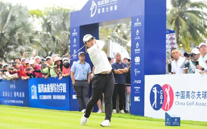 (250309) -- LINGSHUI, March 9, 2025 -- Saigo Mao of Japan plays a shot during the fourth round of the Blue Bay LPGA, Golf Damen golf tournament in Lingshui, south China s Hainan Province, March 9, 2025. ) (SP)CHINA-HAINAN-LINGSHUI-GOLF-BLUE BAY LPGA (CN) YangxGuanyu 