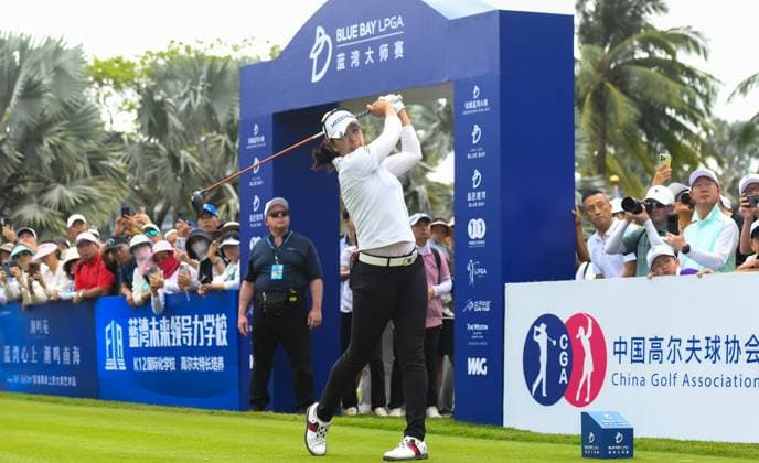 (250309) -- LINGSHUI, March 9, 2025 -- Kim A Lim of South Korea plays a shot during the fourth round of the Blue Bay LPGA, Golf Damen golf tournament in Lingshui, south China s Hainan Province, March 9, 2025. ) (SP)CHINA-HAINAN-LINGSHUI-GOLF-BLUE BAY LPGA (CN) YangxGuanyu 
