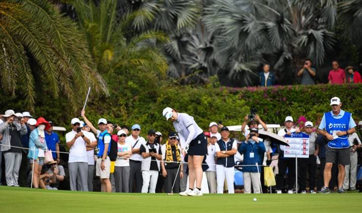 (250309) -- LINGSHUI, March 9, 2025 -- Takeda Rio of Japan putts the ball during the fourth round of the Blue Bay LPGA, Golf Damen golf tournament in Lingshui, south China s Hainan Province, March 9, 2025. ) (SP)CHINA-HAINAN-LINGSHUI-GOLF-BLUE BAY LPGA (CN) YangxGuanyu 