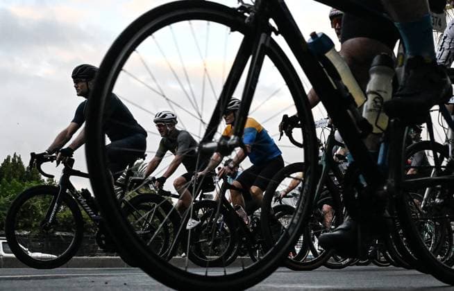 (250309) -- CAPE TOWN, March 9, 2025 -- Cyclists take part in the 2025 Cape Town Cycle Tour in Cape Town, South Africa, March 9, 2025. (Photo by Xinhua) (SP)SOUTH AFRICA-CAPE TOWN-CYCLING-CAPE TOWN CYCLE TOUR XabisoxMkhabela 