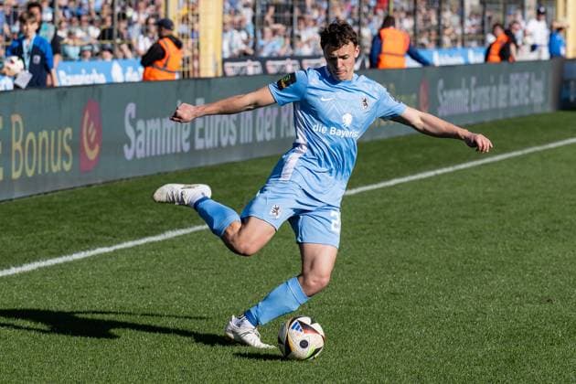Lukas Reich (TSV 1860 Muenchen, 20). GER, TSV 1860 Muenchen gegen Borussia Dortmund II U23, Fussball, 3. Bundesliga, 27. Spieltag, Saison 2024 2025, 09.03.2025. (DFL DFB REGULATIONS PROHIBIT ANY USE OF PHOTOGRAPHS as IMAGE SEQUENCES and or QUASI-VIDEO). GER, TSV 1860 Muenchen gegen Borussia Dortmund II U23, Fussball, 3. Bundesliga, 27. Spieltag, Saison 2024 2025, 09.03.2025. Muenchen Copyright: xEibner-Pressefoto HeikexFeinerx EP_HFR
