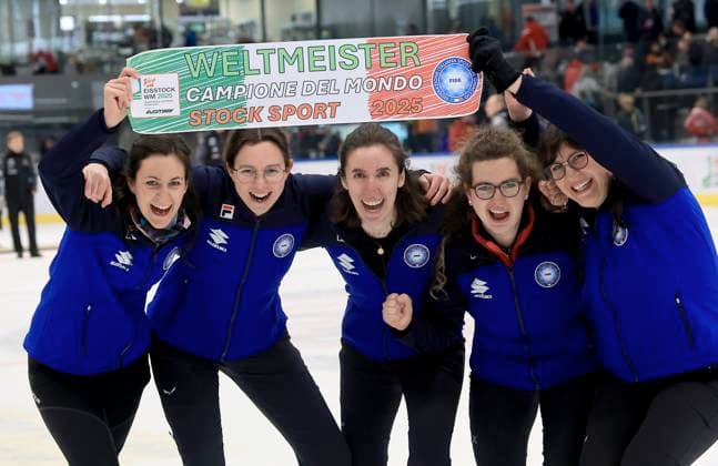 Sport Themen der Woche KW10 Sport Bilder des Tages ICESTOCKSPORT - IFI Icestock WC 2025 KAPFENBERG,AUSTRIA,09.MAR.25 - ICESTOCK - IFI Icestock World Championships, Team play, ladies. Image shows the rejoicing of Marion Huber, Johanna Kamelger, Nicole Kuehbacher, Sophia Ender and Natalie Schwarz (ITA).  GEPAxpictures xHansxOberlaender
